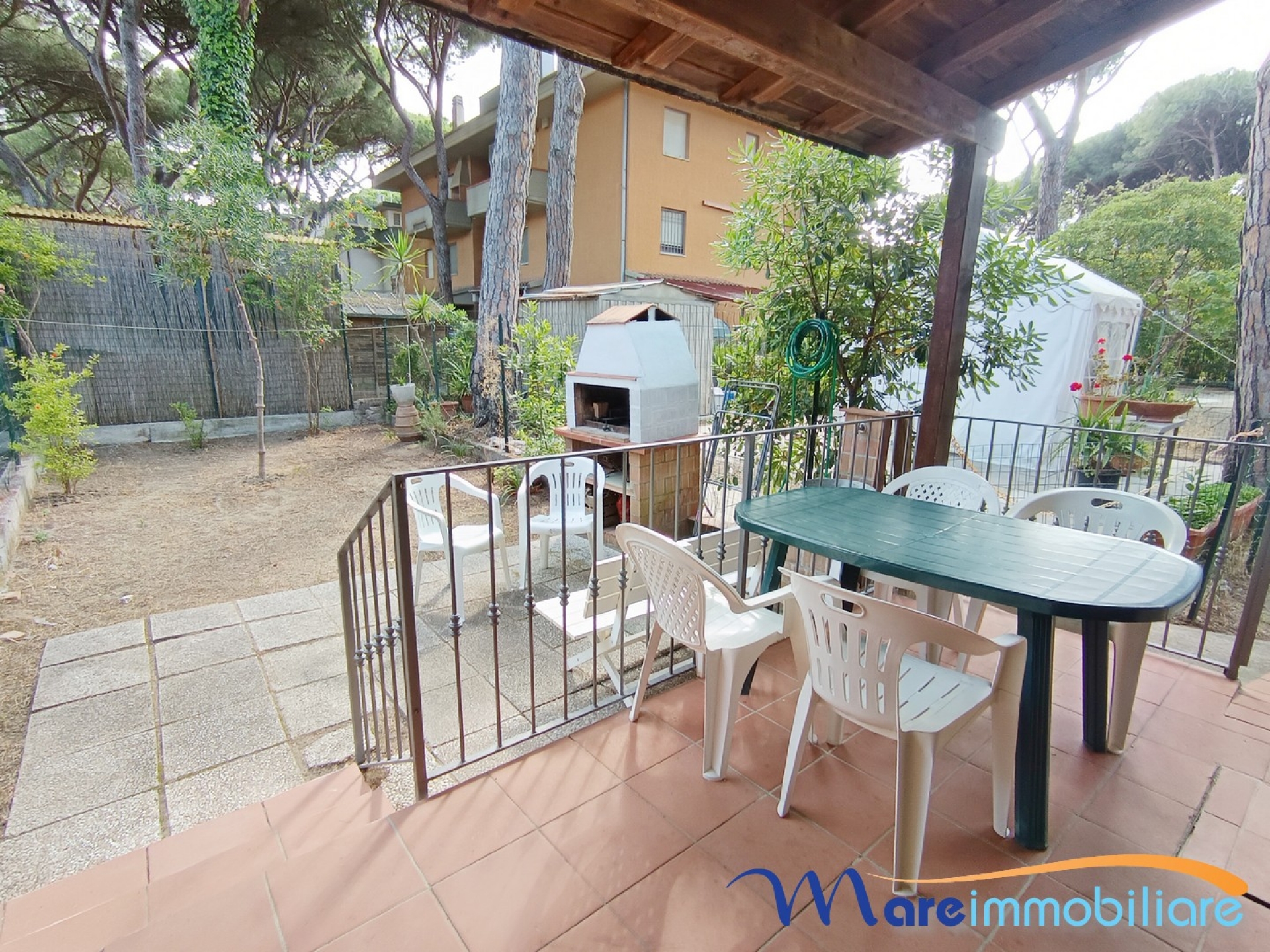 TRILOCALE 6 POSTI LETTO CON GIARDINO ESCLUSIVO