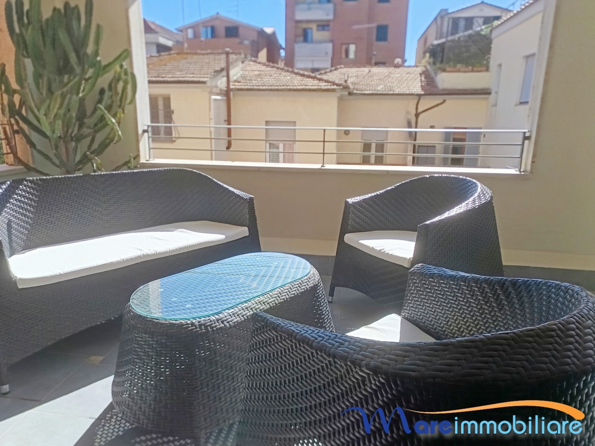 Bilocale in centro con grande terrazzo