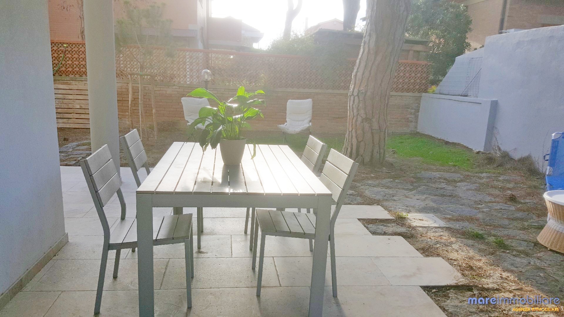 Nuova Villetta con giardino e posto auto
