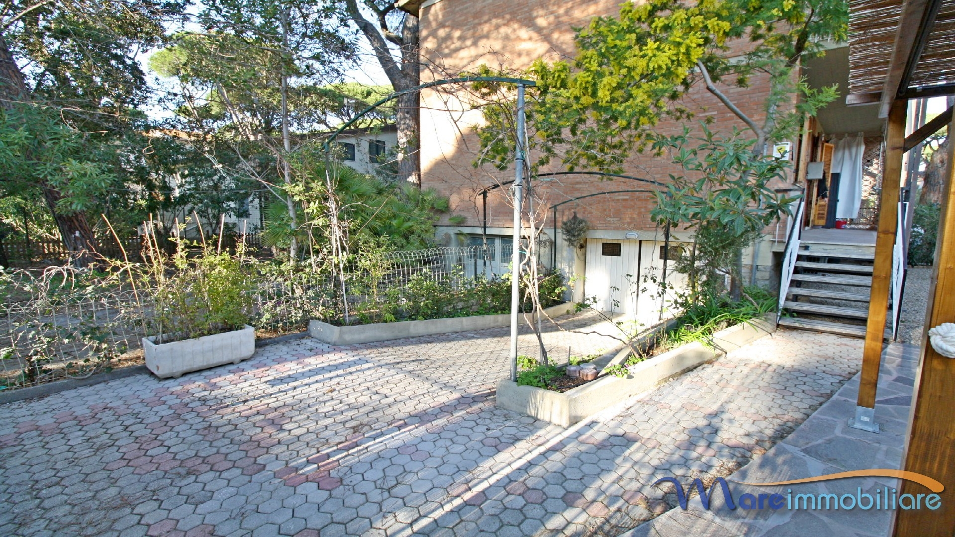 Trilocale con ingresso indipendente e ampio giardino