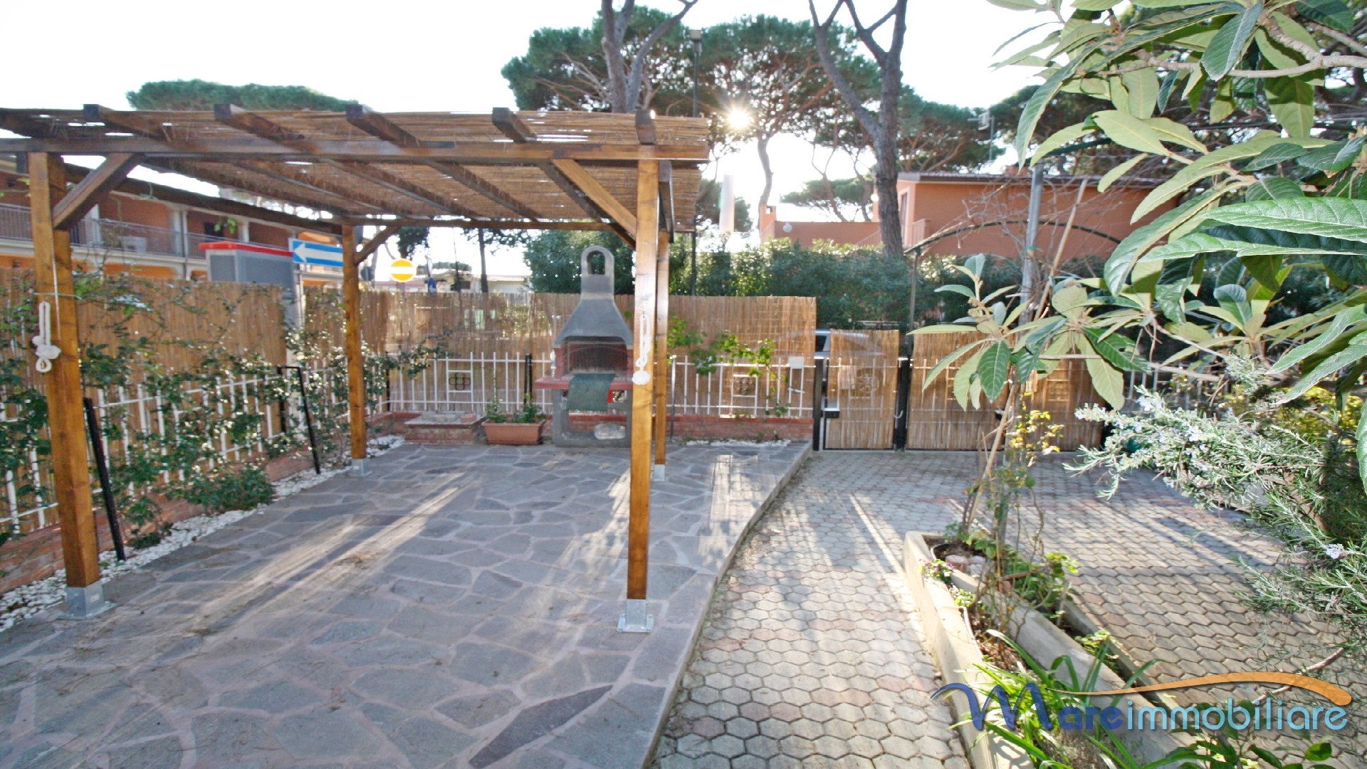 Trilocale con ingresso indipendente e ampio giardino