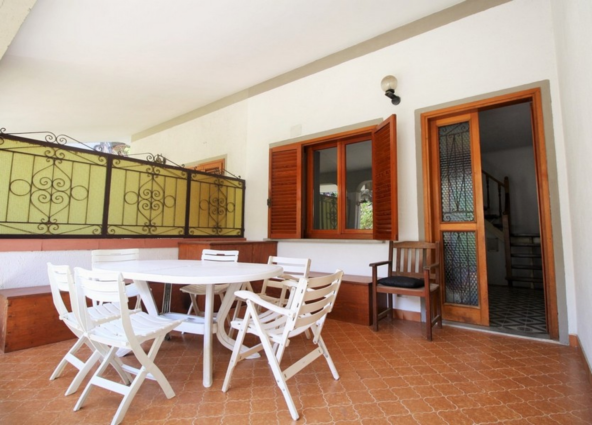 Villetta immersa nella pineta con giardino e ingresso indipendente