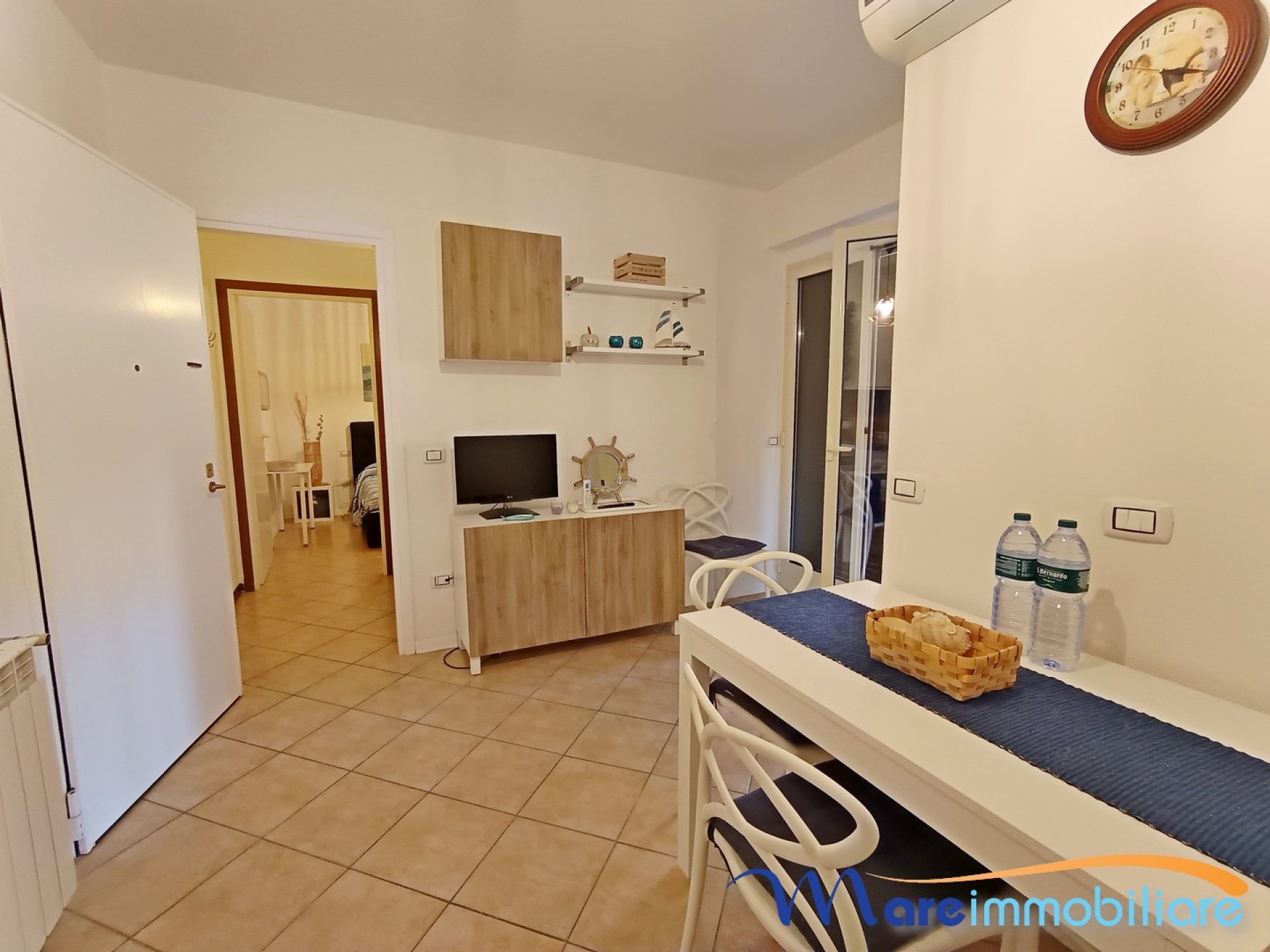 Bilocale sul corso con grande terrazza