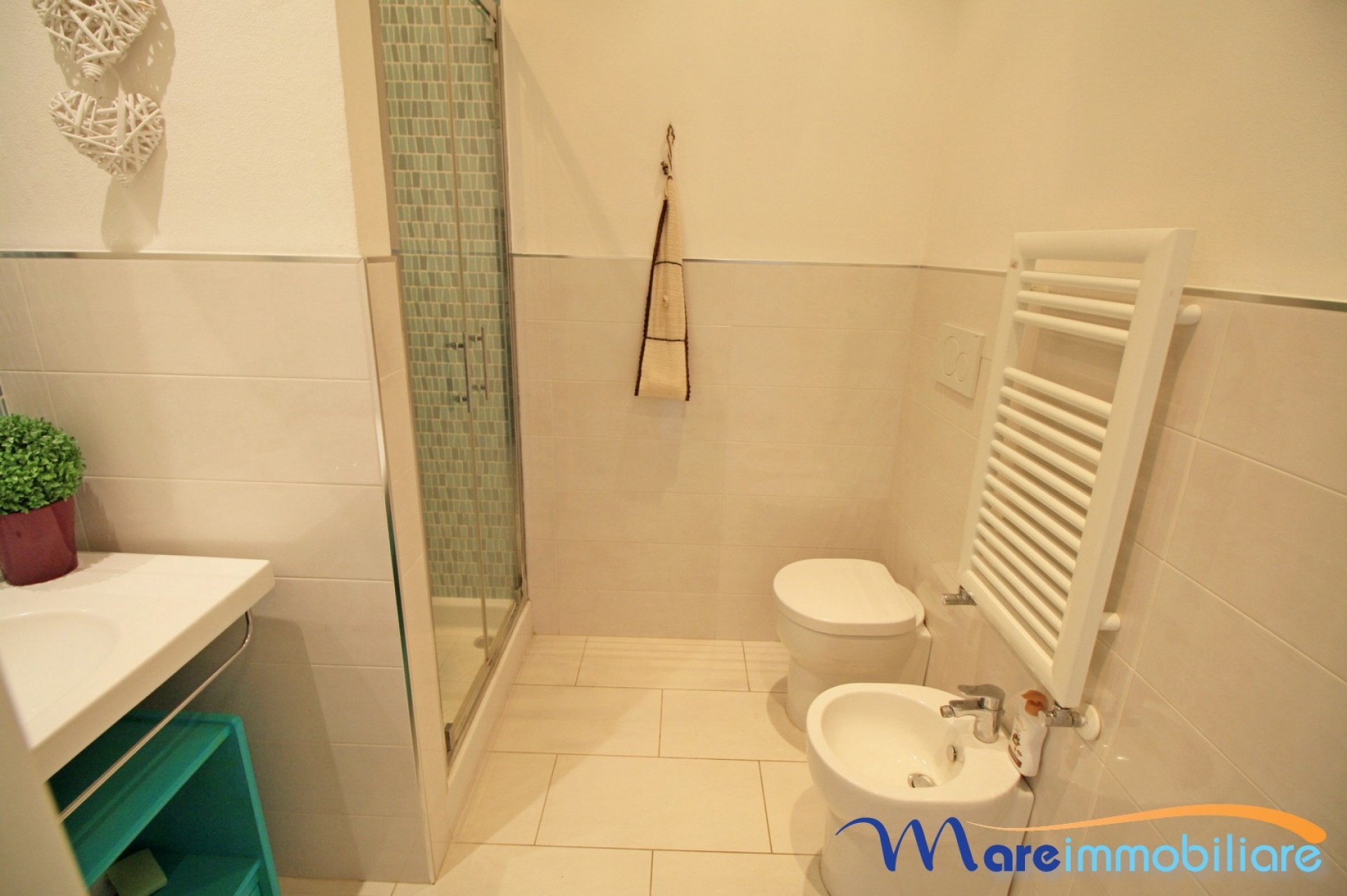 Zona Tombolo trilocale con veranda spaziosa