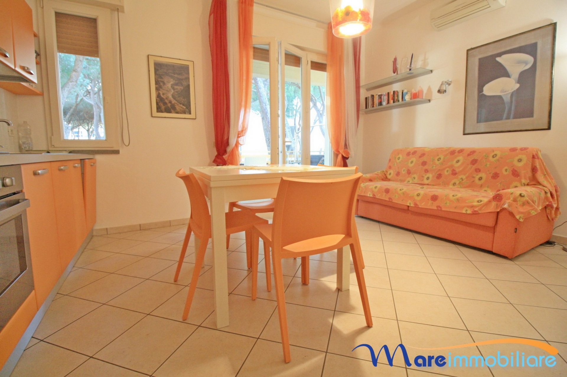 Bilocale zona Rosmarina con posto auto privato