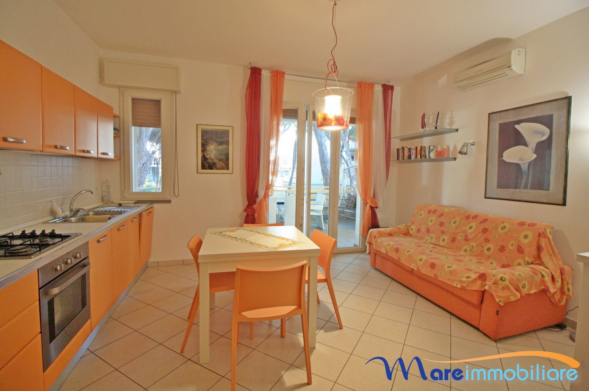 Bilocale zona Rosmarina con posto auto privato