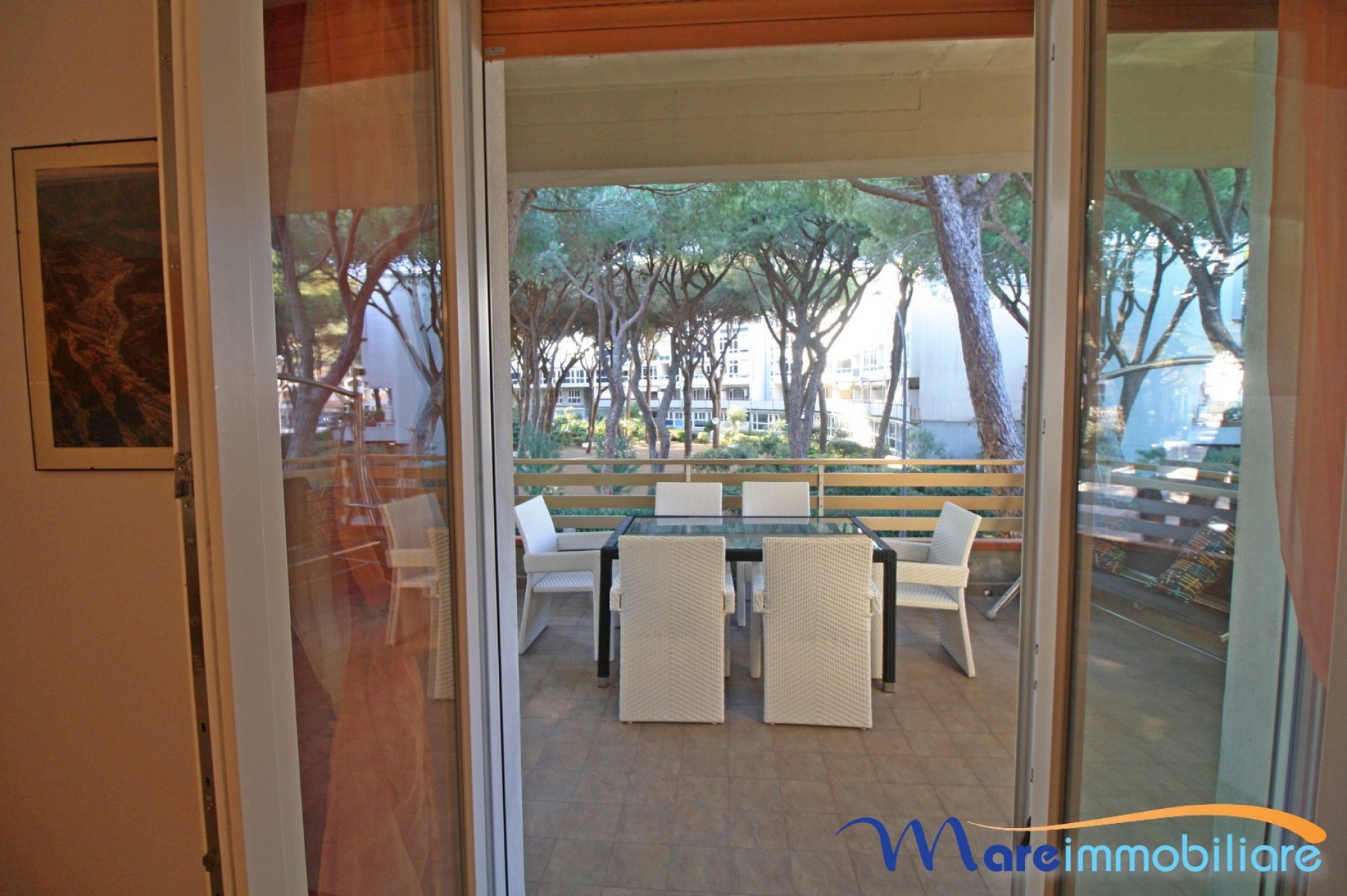 Bilocale zona Rosmarina con posto auto privato