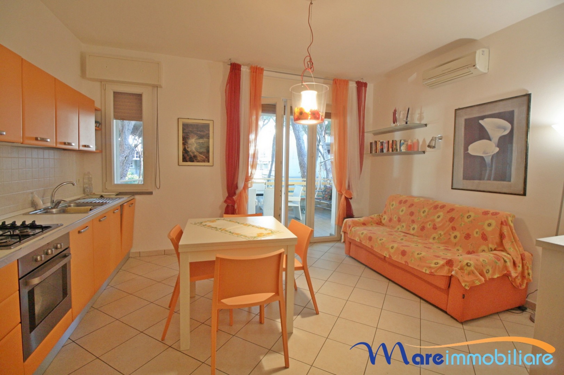 Bilocale zona Rosmarina con posto auto privato