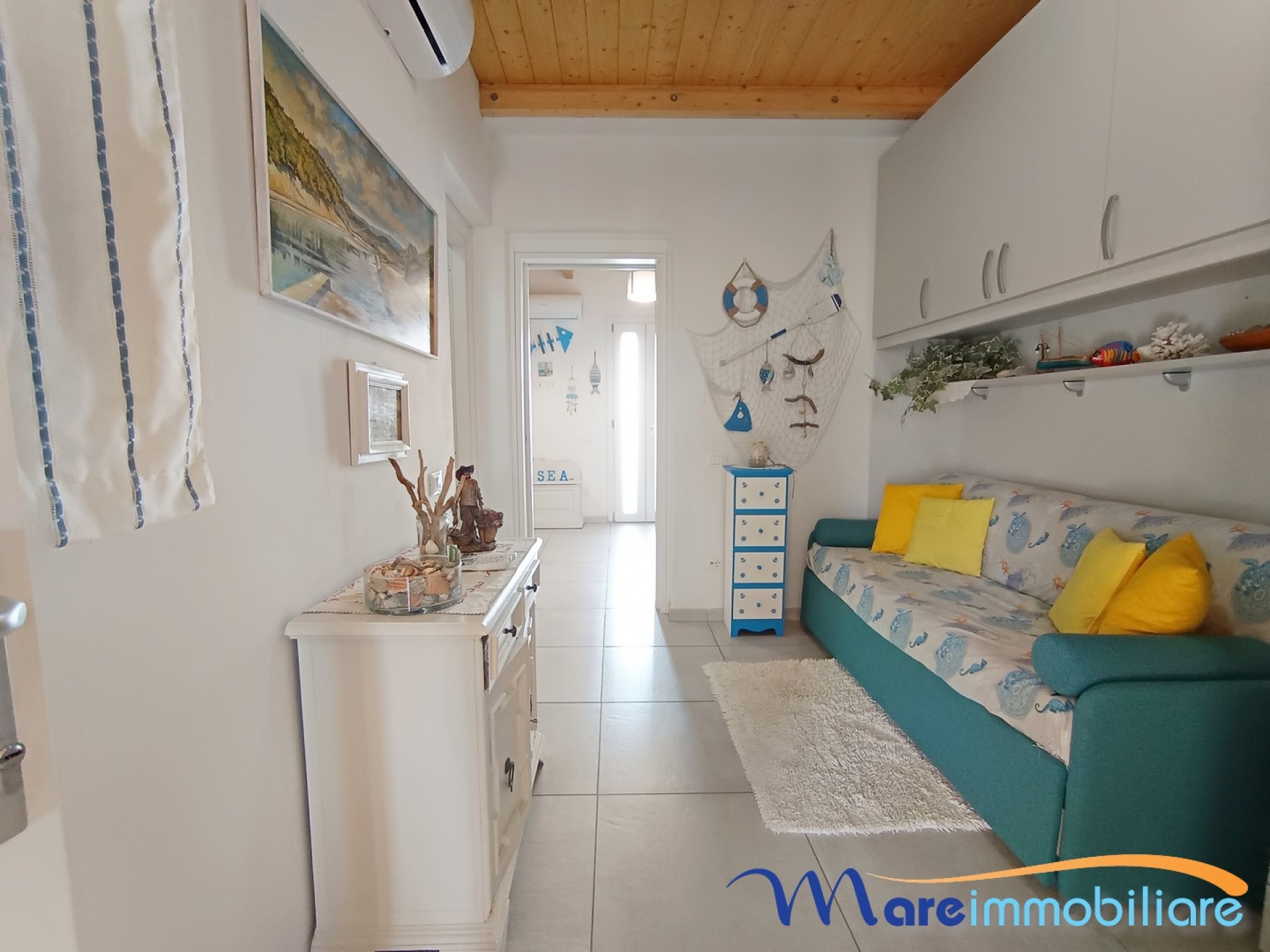 Esclusivo quattro vani con veranda e giardino