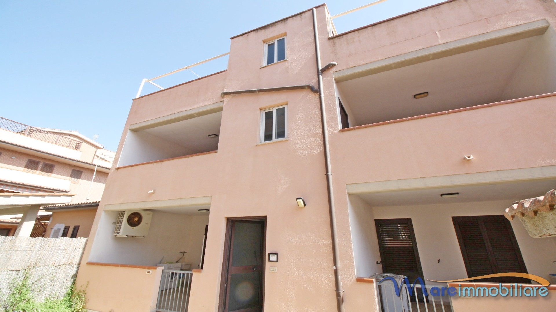 Trilocale doppia veranda primo piano