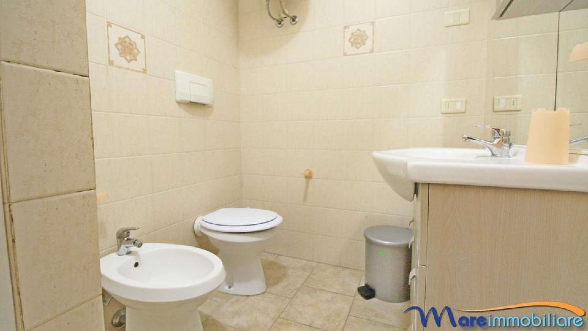 Trilocale ampie terrazze zona semi centrale