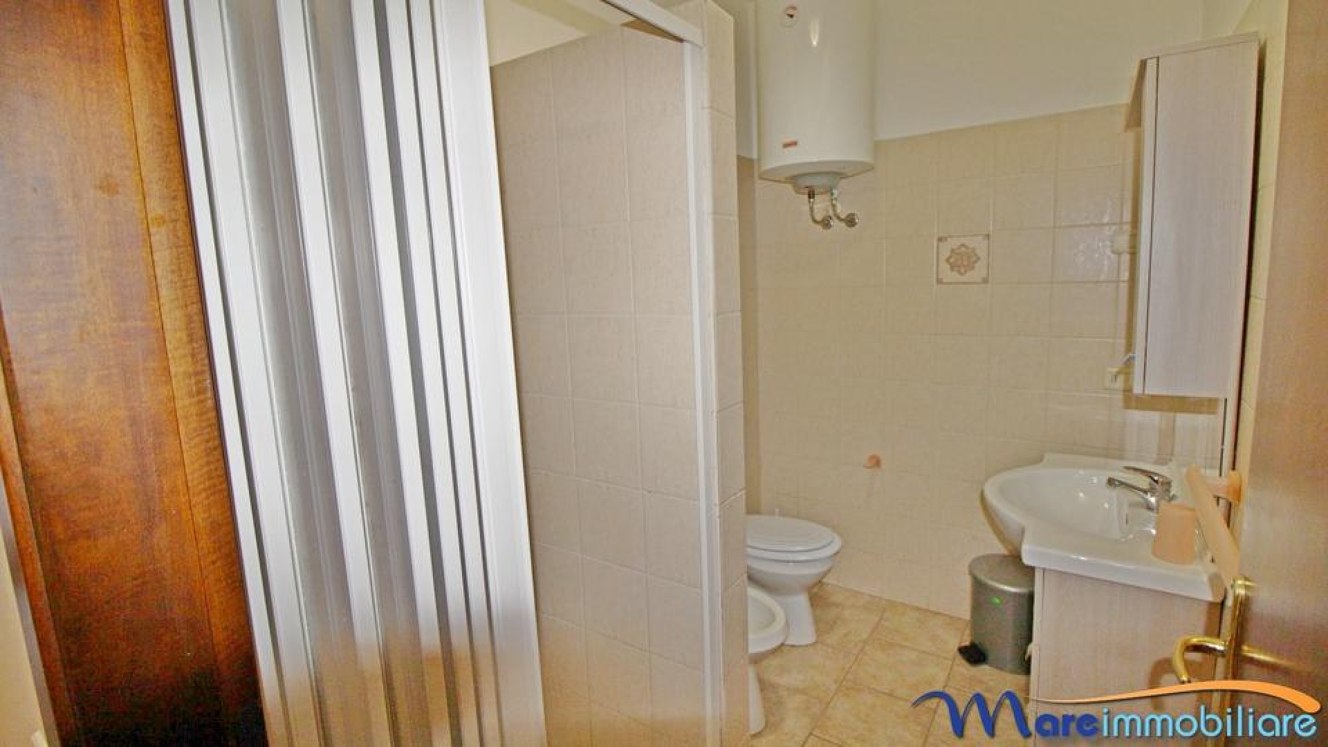 Trilocale ampie terrazze zona semi centrale