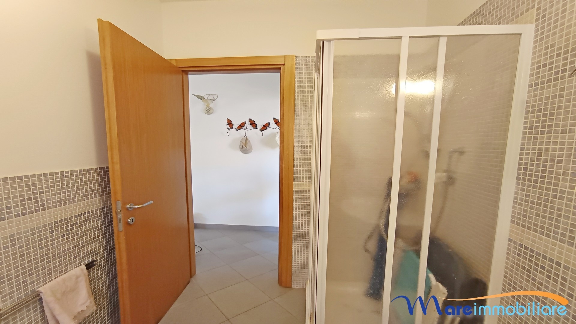 Trilocale su due livelli con doppi servizi e 2 terrazze