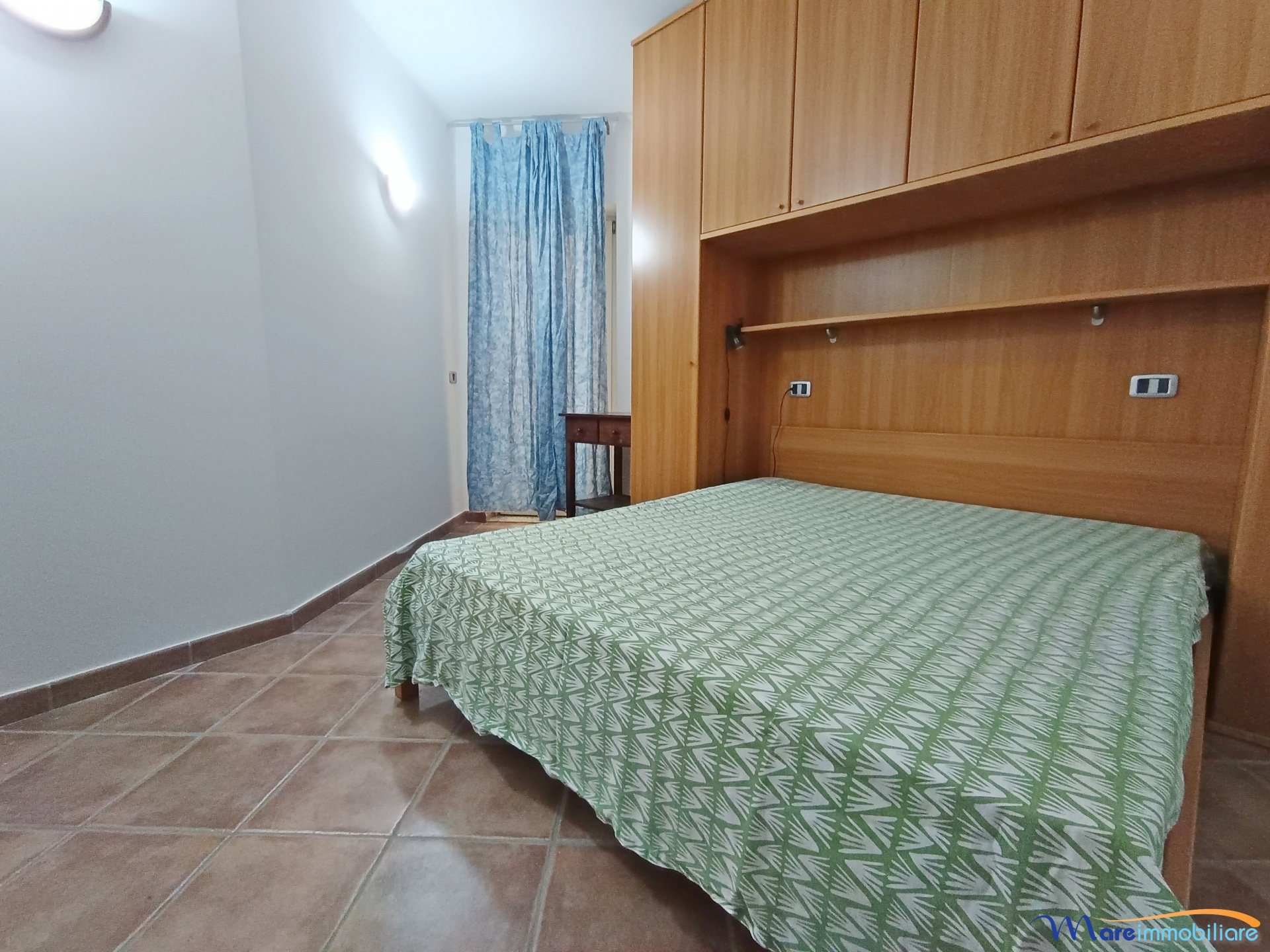 fronte mare con 2 camere e posto auto