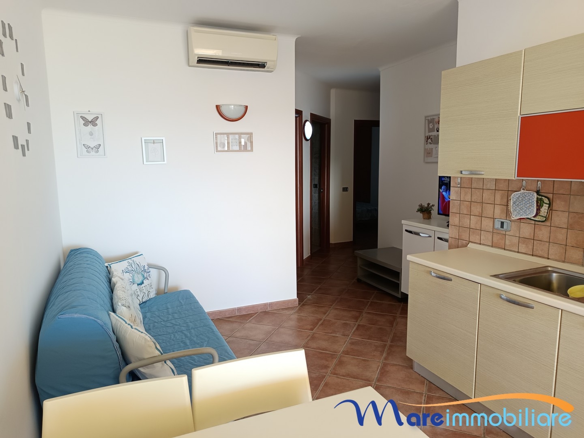 fronte mare con 2 camere e posto auto