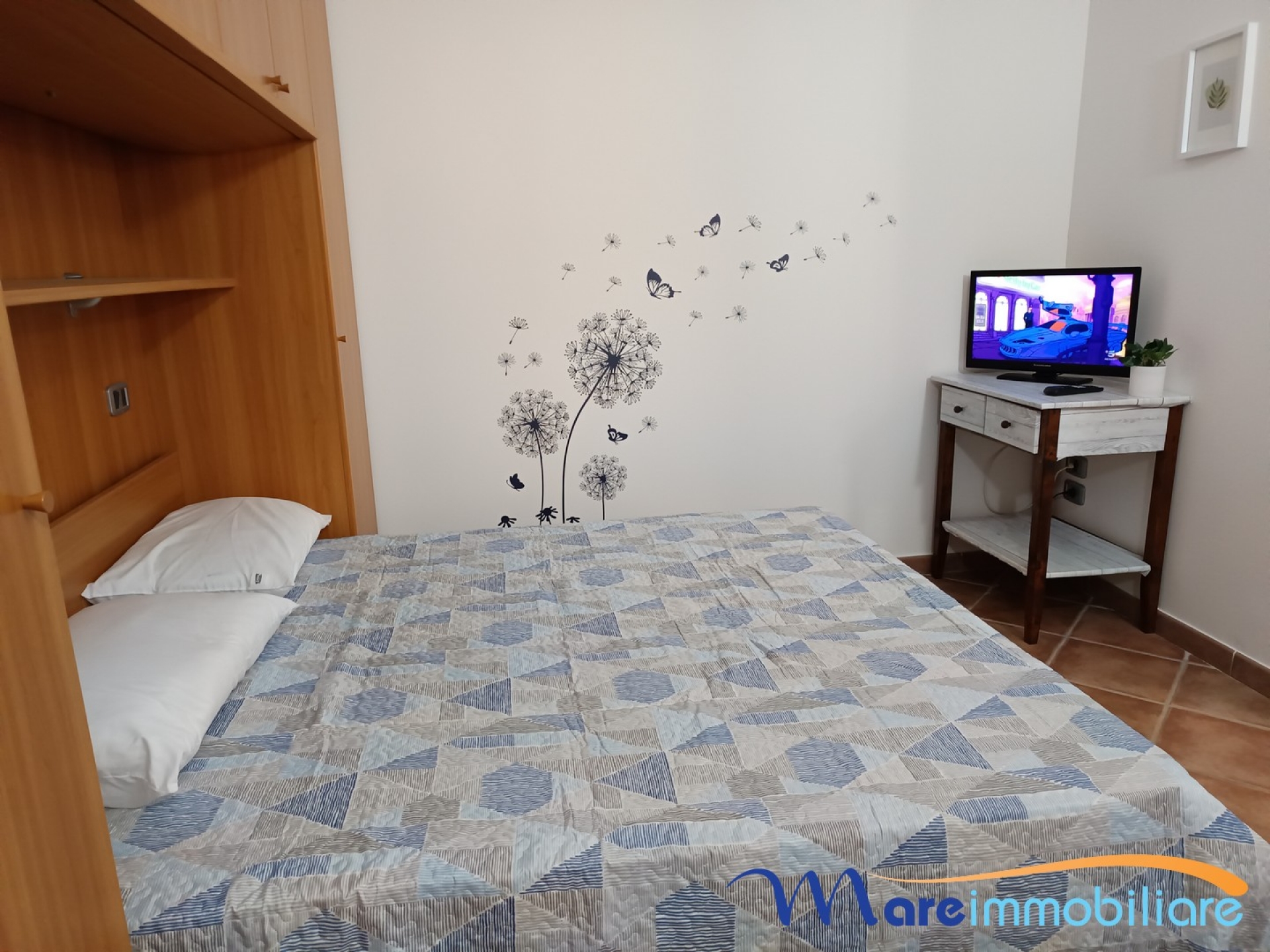 fronte mare con 2 camere e posto auto