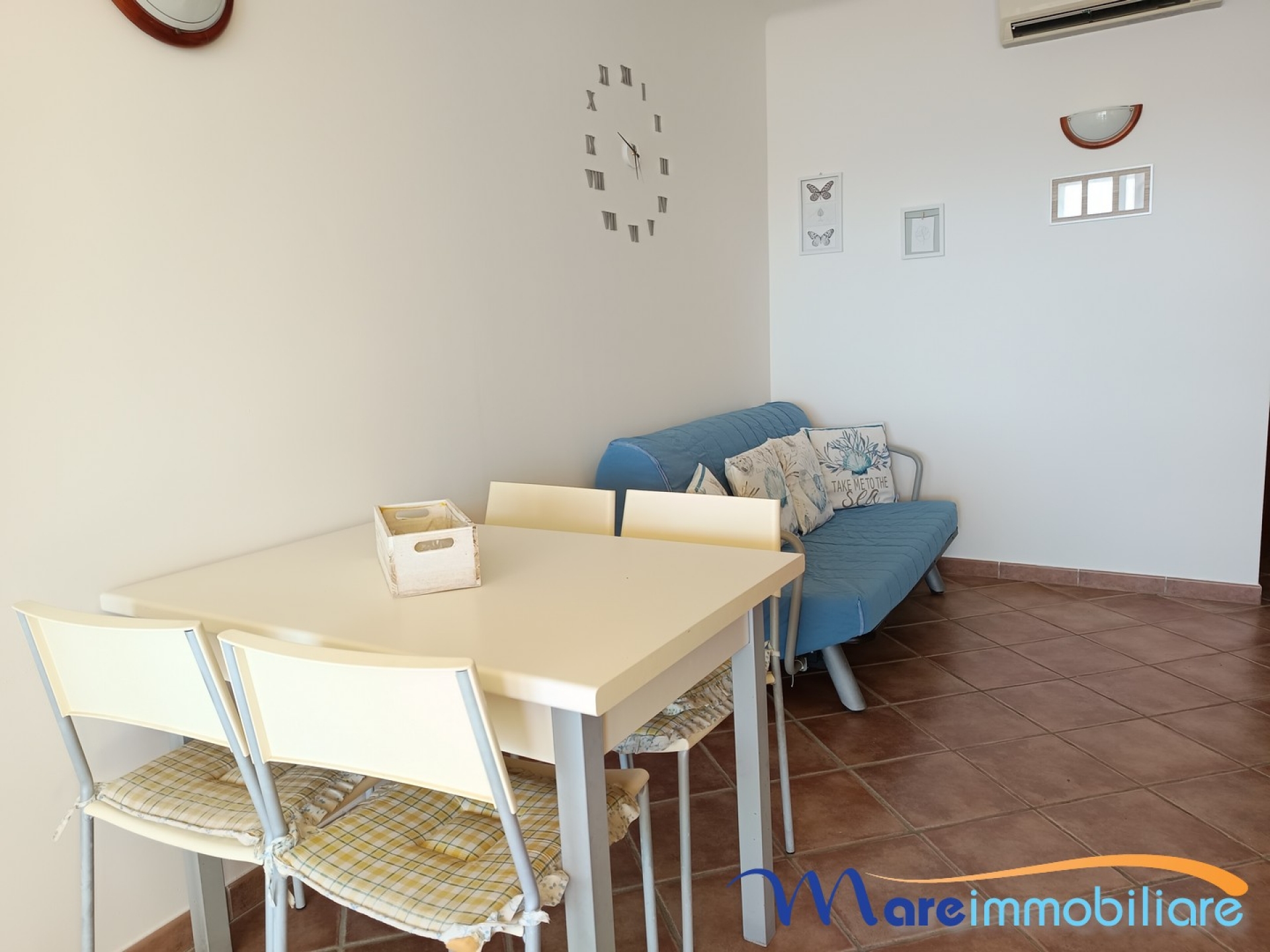 fronte mare con 2 camere e posto auto