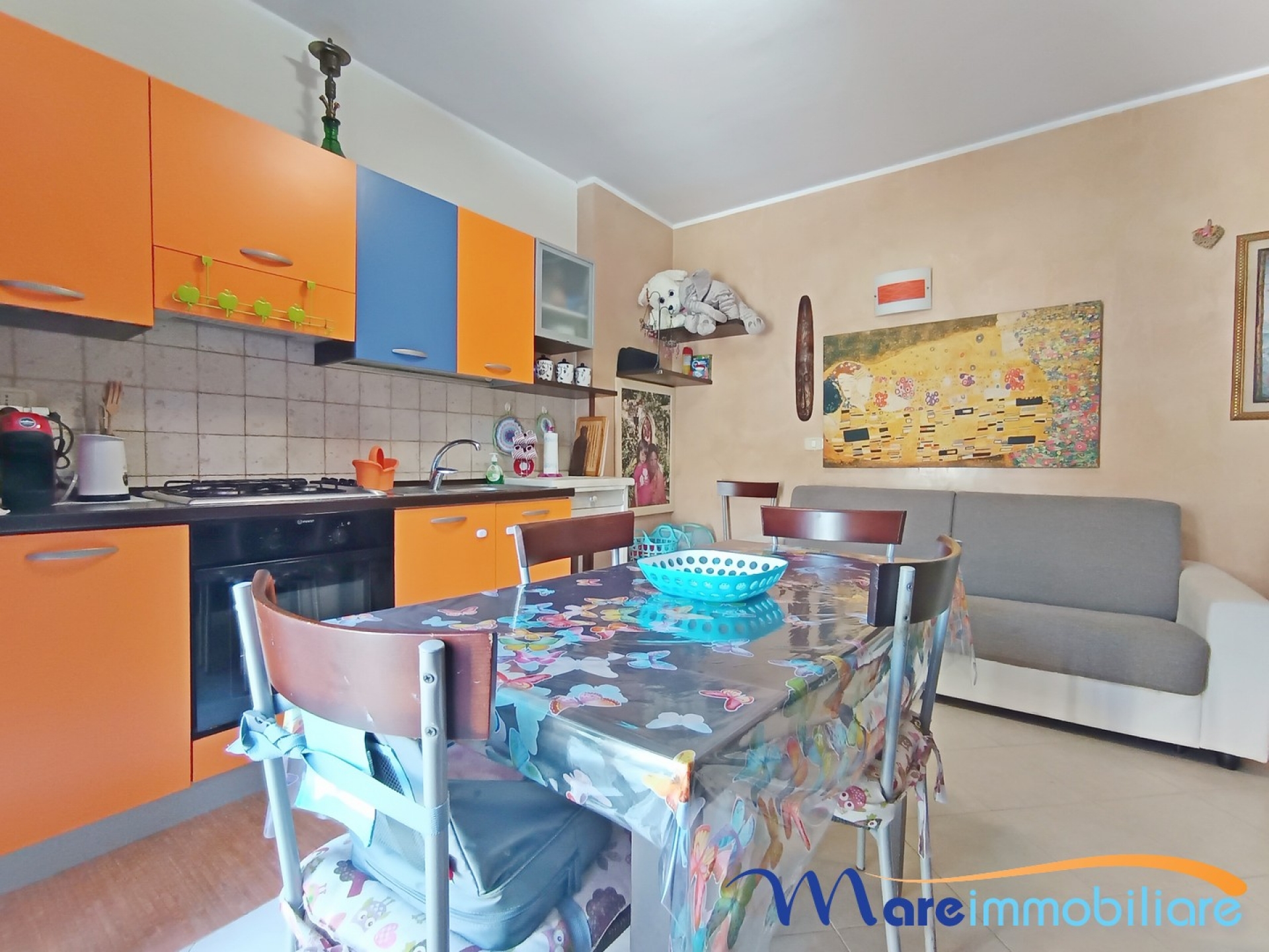 Bilocale con taverna zona sciangai