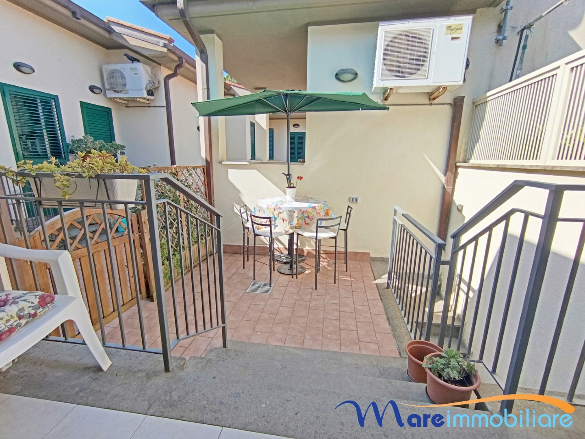 Bilocale con taverna zona sciangai