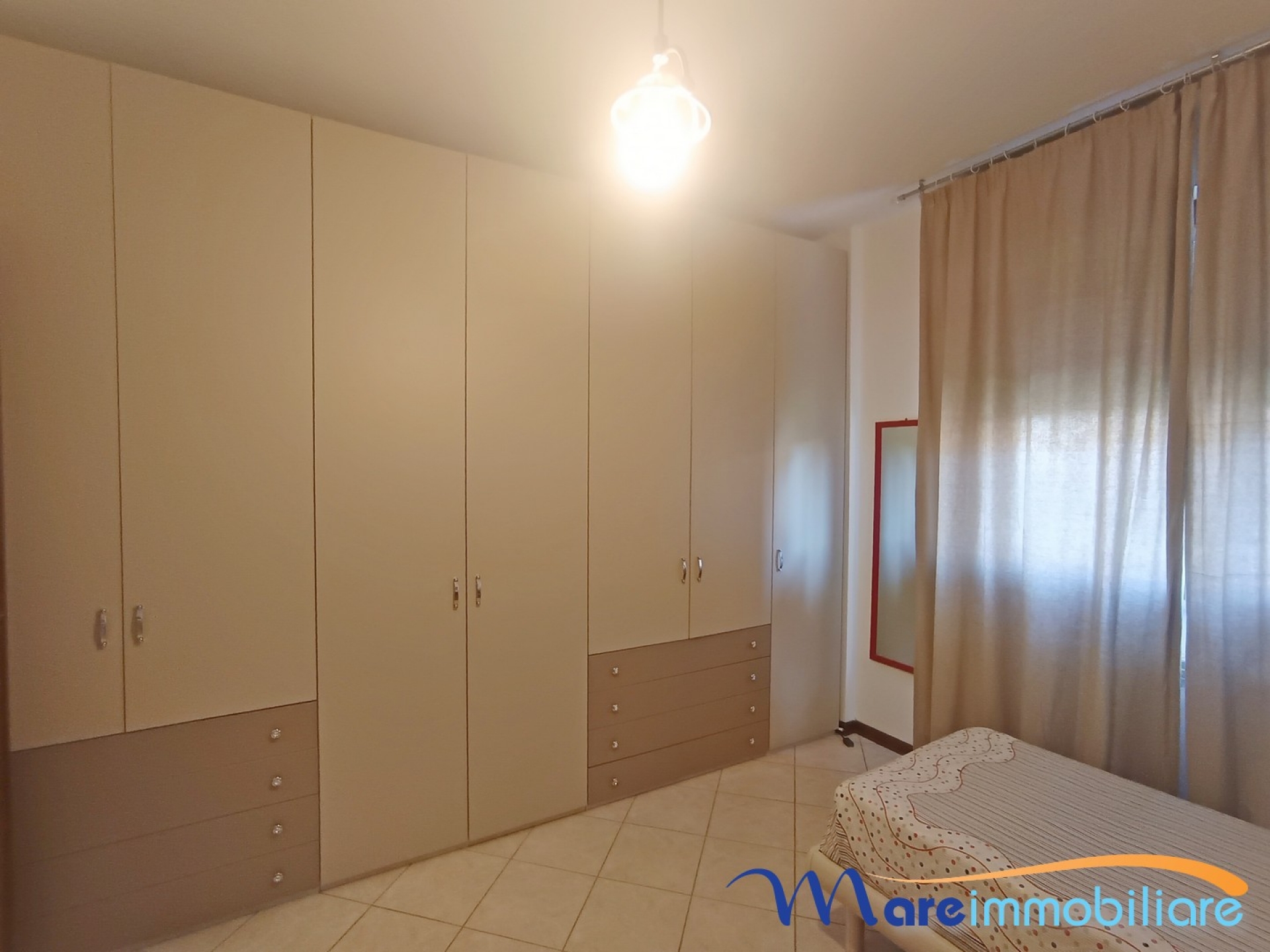 Ampio trilocale doppi servizi zona  Sud