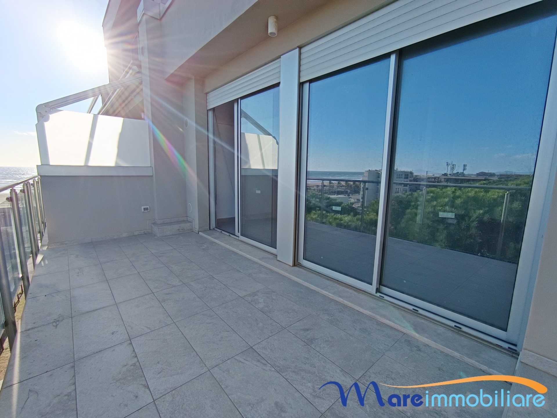 Splendido appartamento vista mare con posto auto