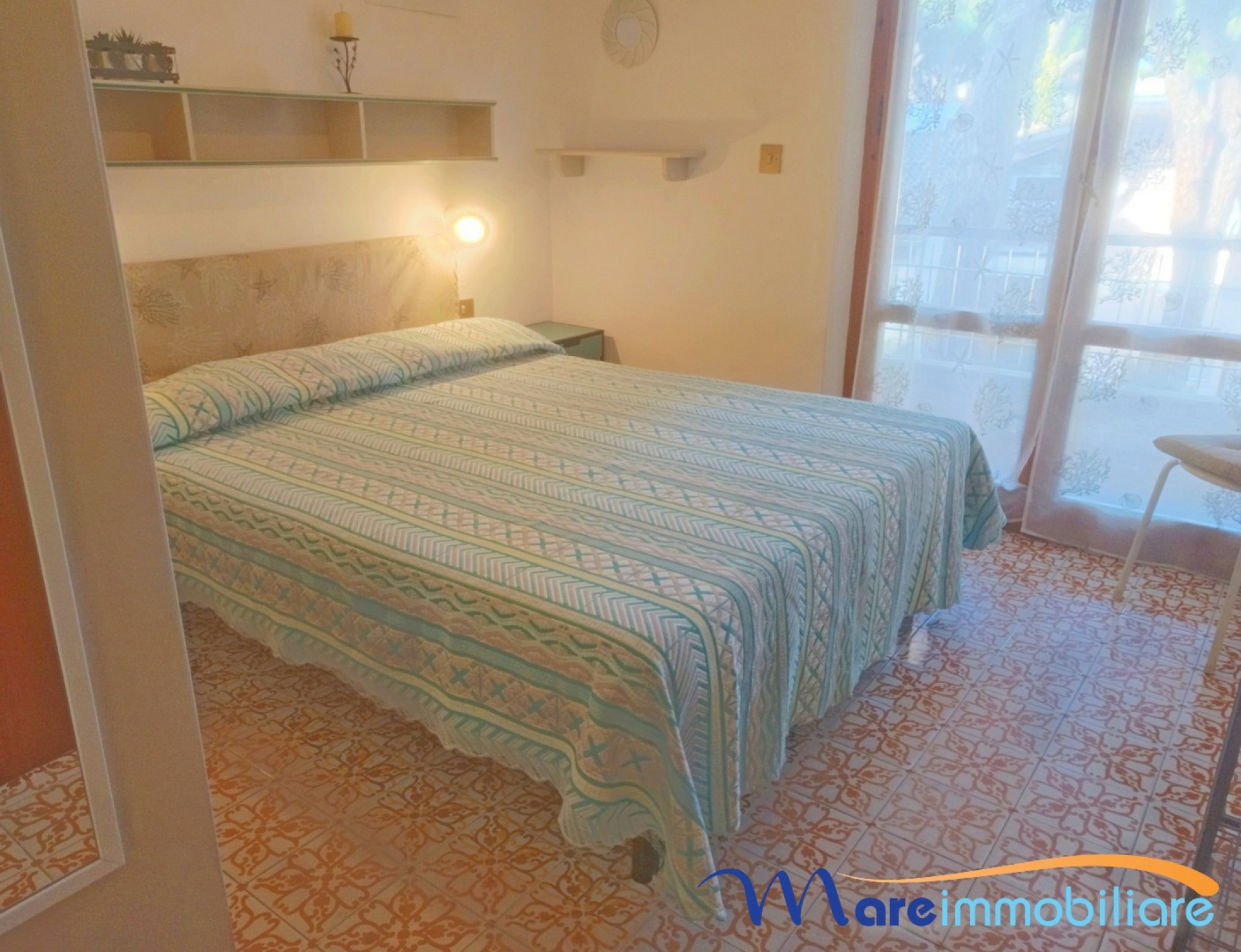 Villetta terra tetto con giardino e posto auto