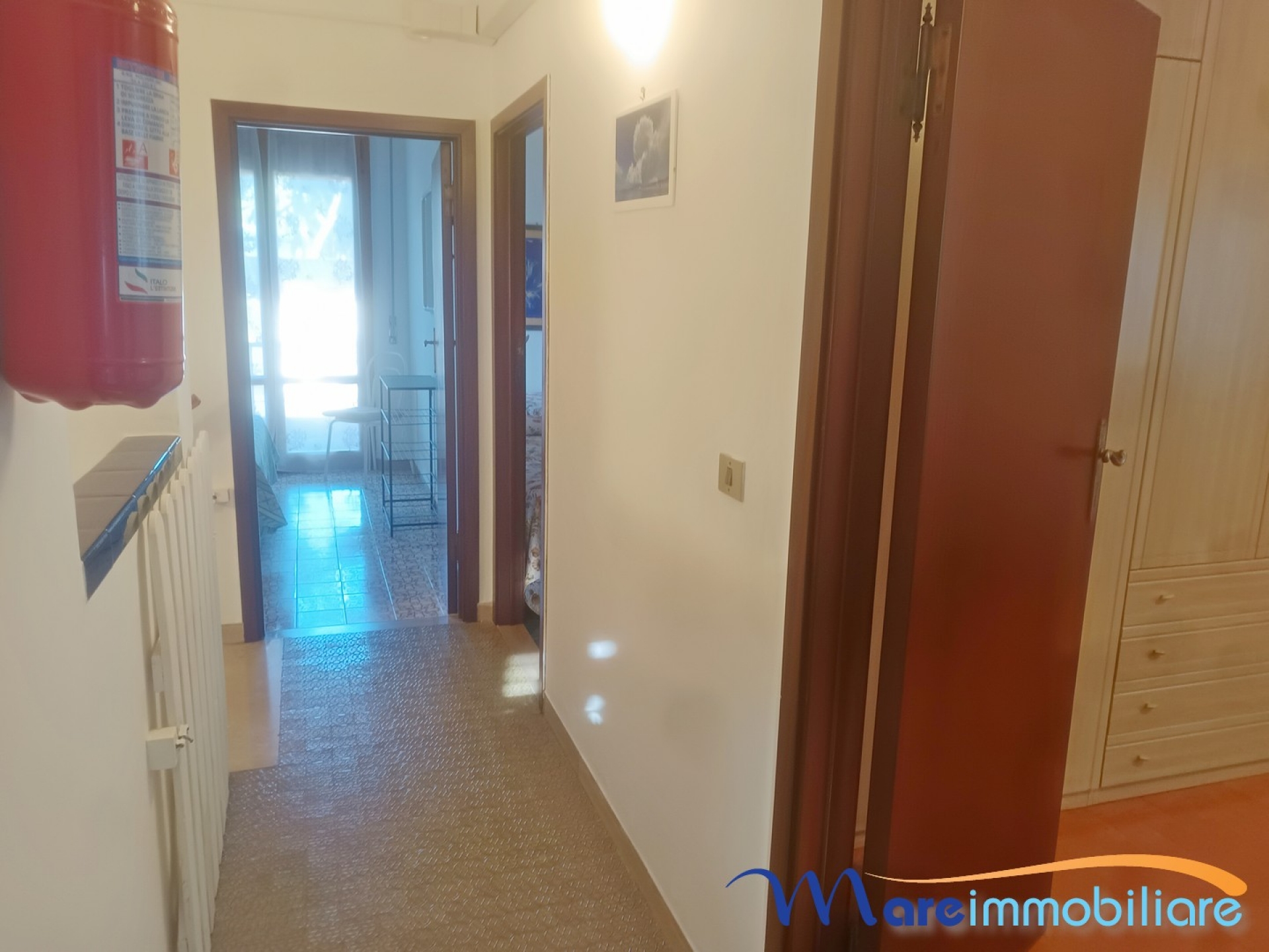 Villetta terra tetto con giardino e posto auto