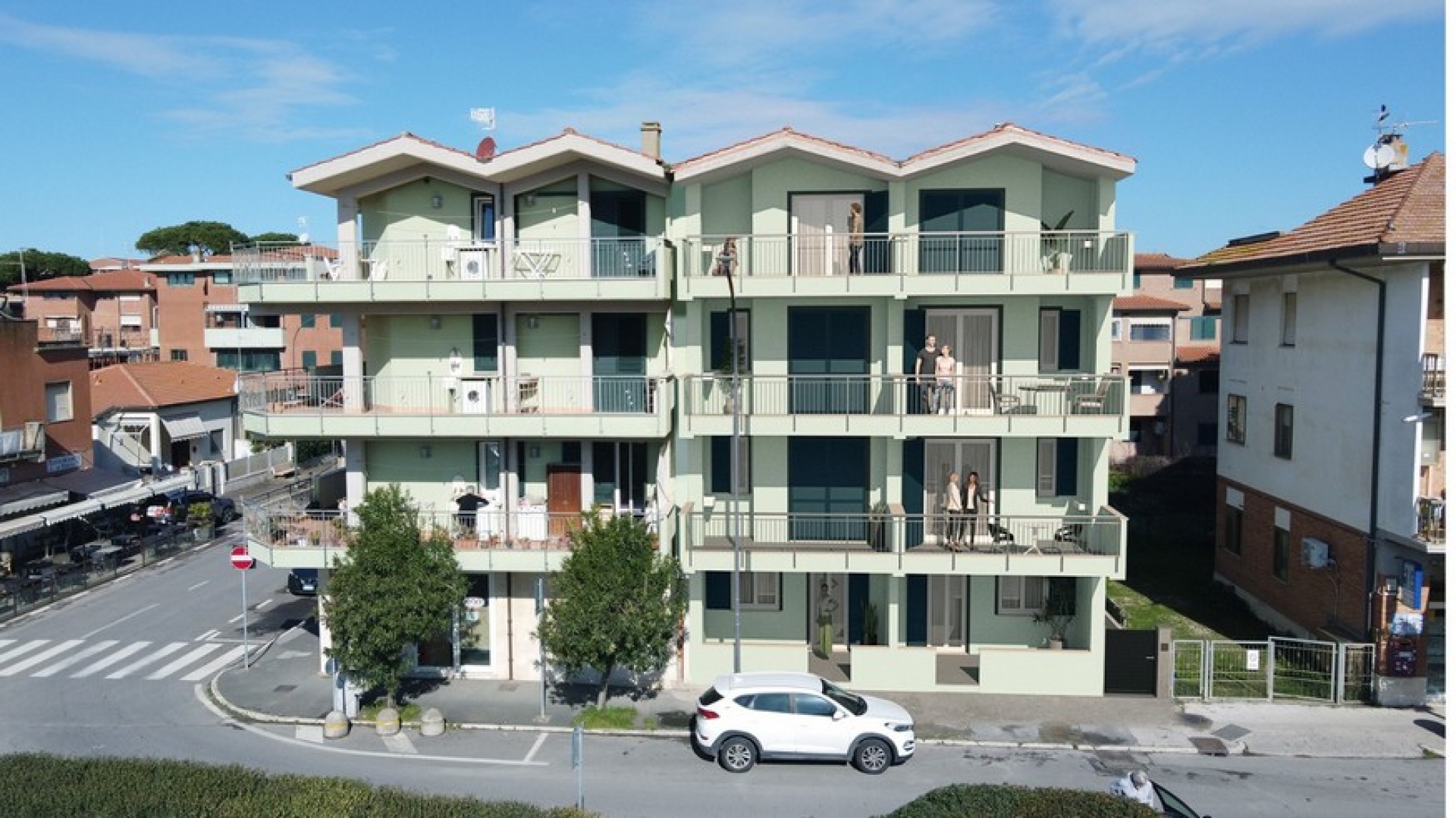 Monolocale con ingresso indipendente e portico