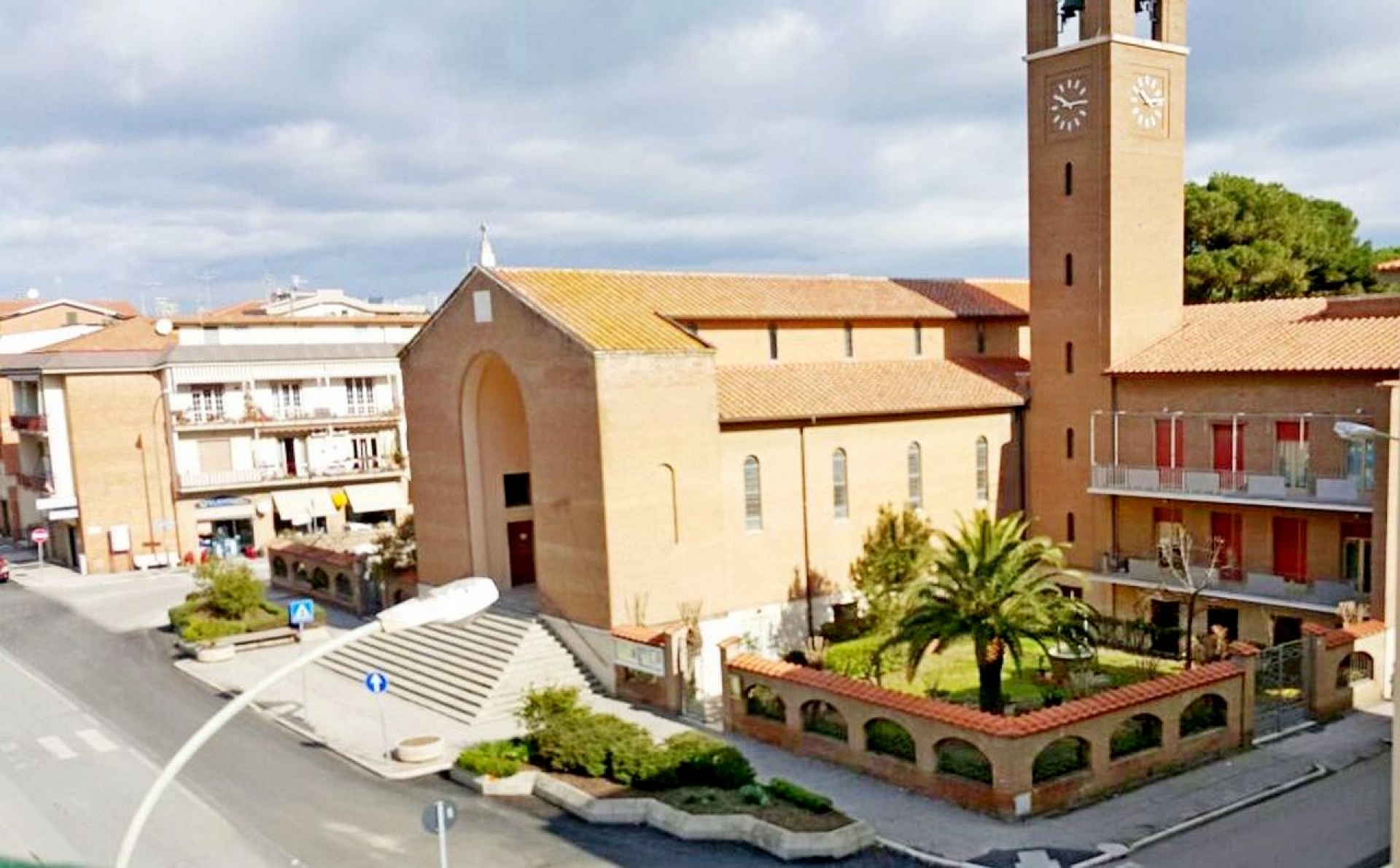 Bilocale centrale con posto auto